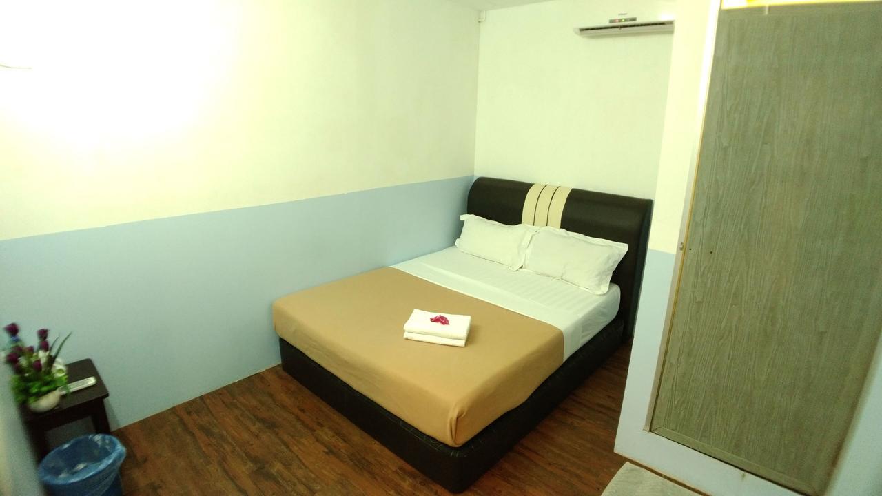 Apple 1 Hotel Budget Gelugor Bagian luar foto