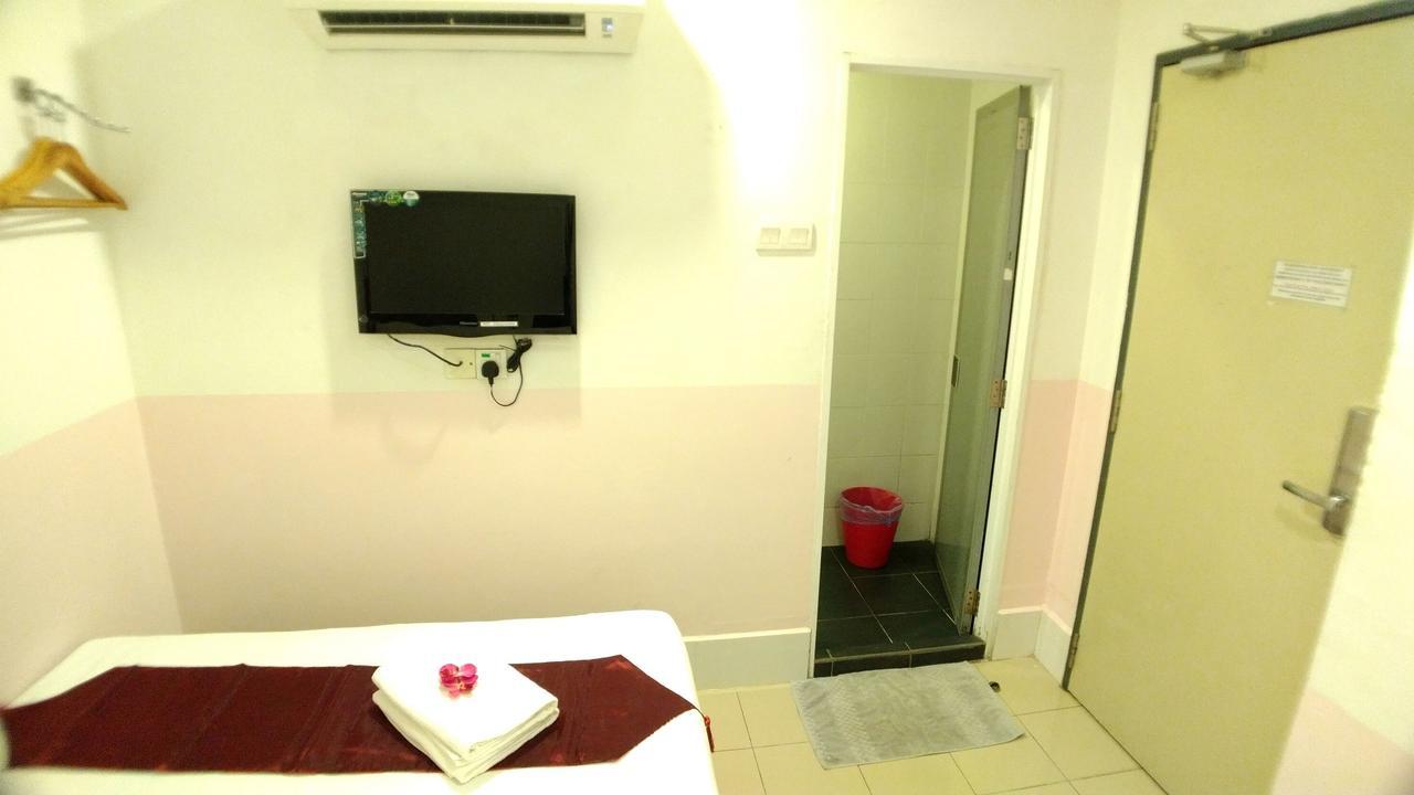 Apple 1 Hotel Budget Gelugor Bagian luar foto