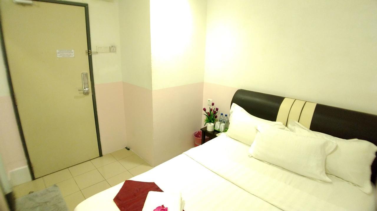 Apple 1 Hotel Budget Gelugor Bagian luar foto