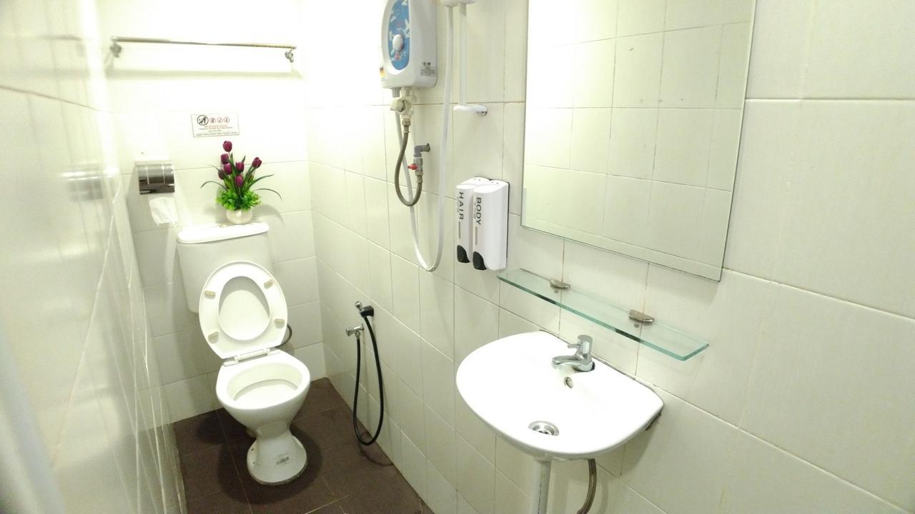 Apple 1 Hotel Budget Gelugor Bagian luar foto