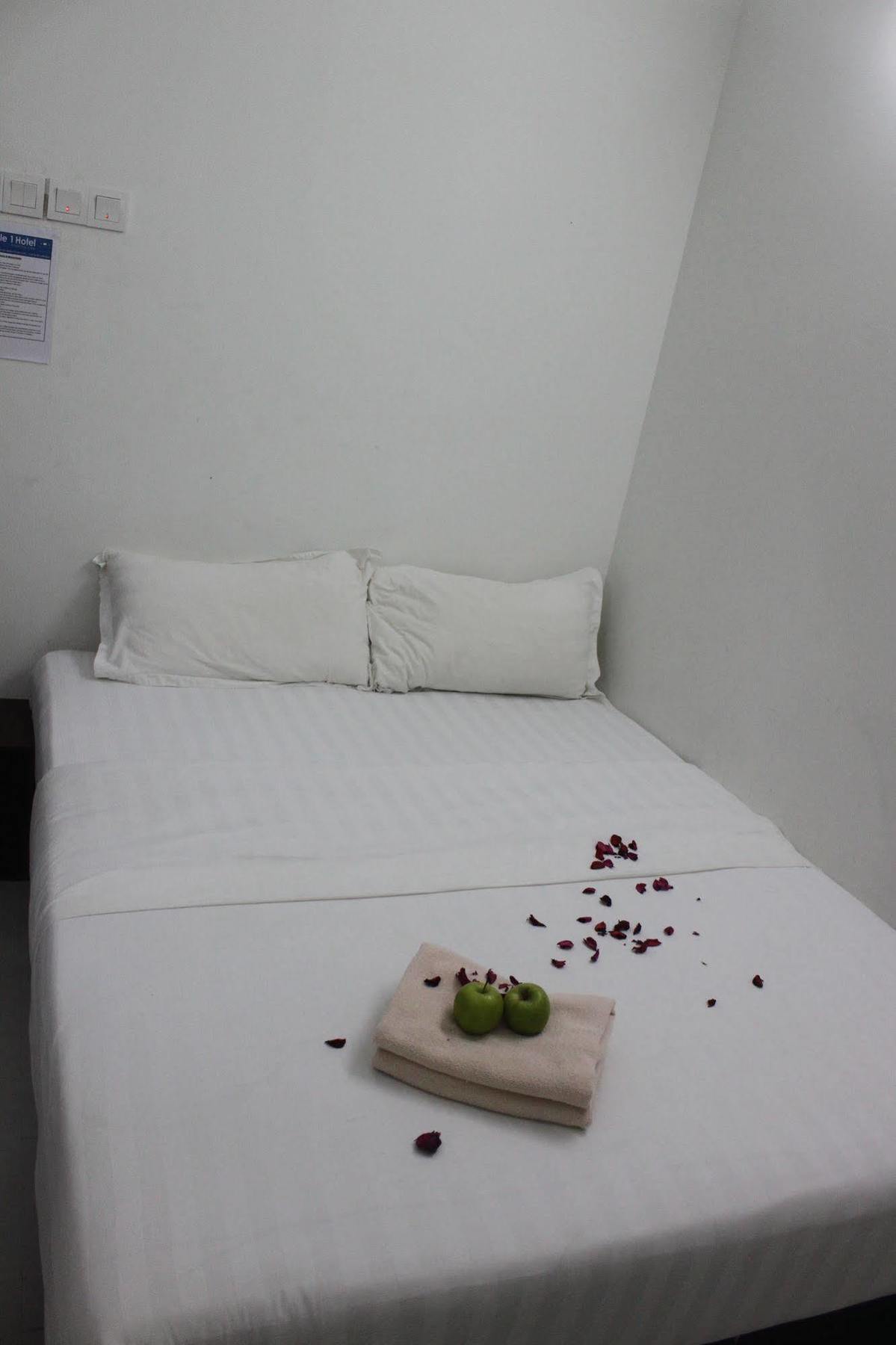 Apple 1 Hotel Budget Gelugor Bagian luar foto